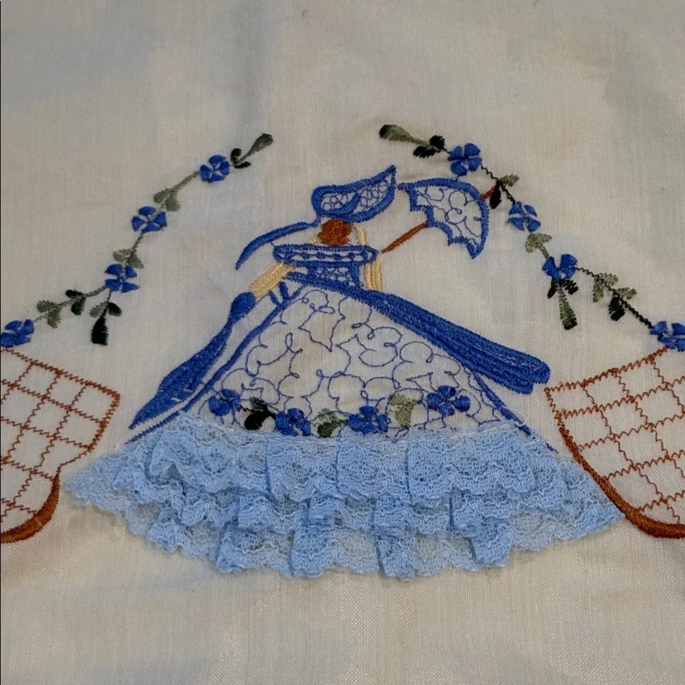 Vintage Embroidered Southern Belle Pillowcases - Yellow pillowcase
